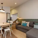 Apartment Feel Porto Wine Essence *