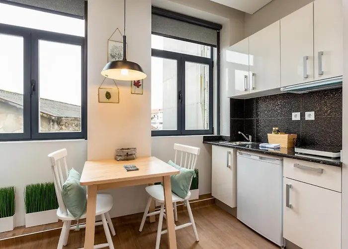 Apartment Feel Porto Wine Essence *